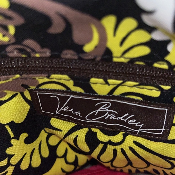 Adorable bag. Comes with strap. - Picture 4 of 4